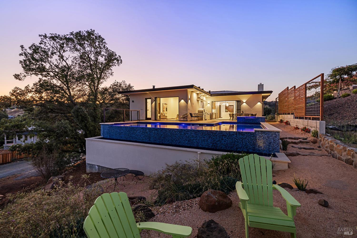 Detail Gallery Image 5 of 93 For 5044 Linda Ln, Santa Rosa,  CA 95404 - 3 Beds | 3/1 Baths