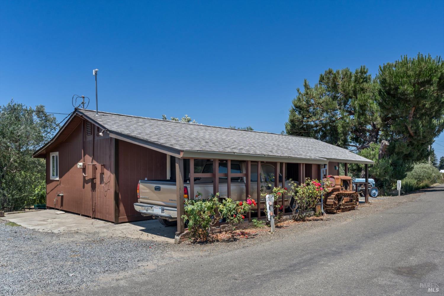 Detail Gallery Image 23 of 37 For 1558 Magnolia Dr, Healdsburg,  CA 95448 - 3 Beds | 2/1 Baths