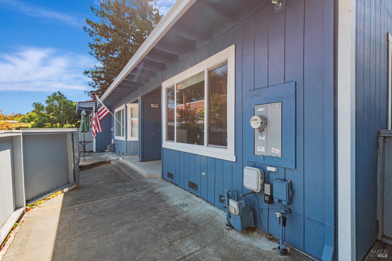 Detail Gallery Image 3 of 30 For 5016 Country Club Dr, Rohnert Park,  CA 94928 - 2 Beds | 1/1 Baths