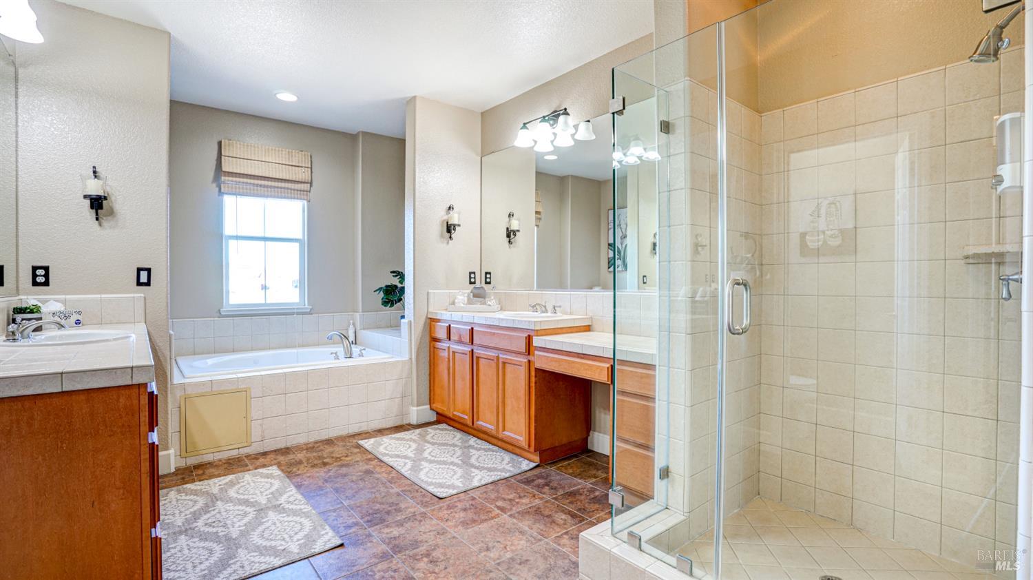 Detail Gallery Image 29 of 43 For 8414 Stomper Dr, Windsor,  CA 95492 - 4 Beds | 3 Baths