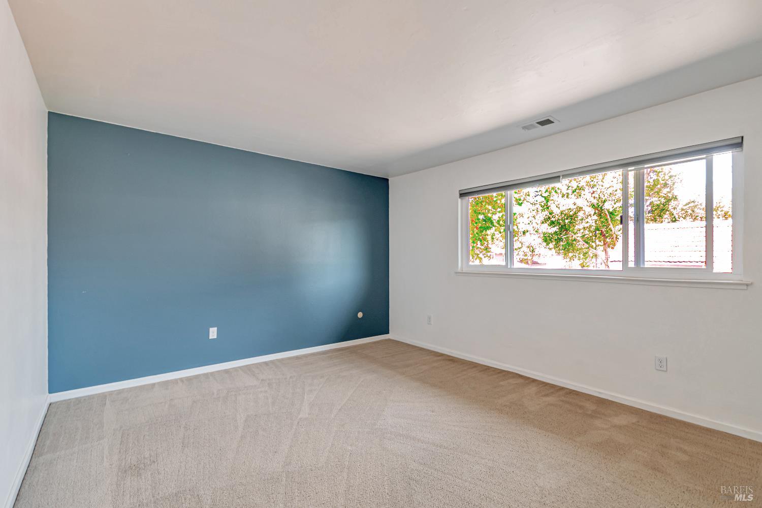Detail Gallery Image 17 of 30 For 5016 Country Club Dr, Rohnert Park,  CA 94928 - 2 Beds | 1/1 Baths