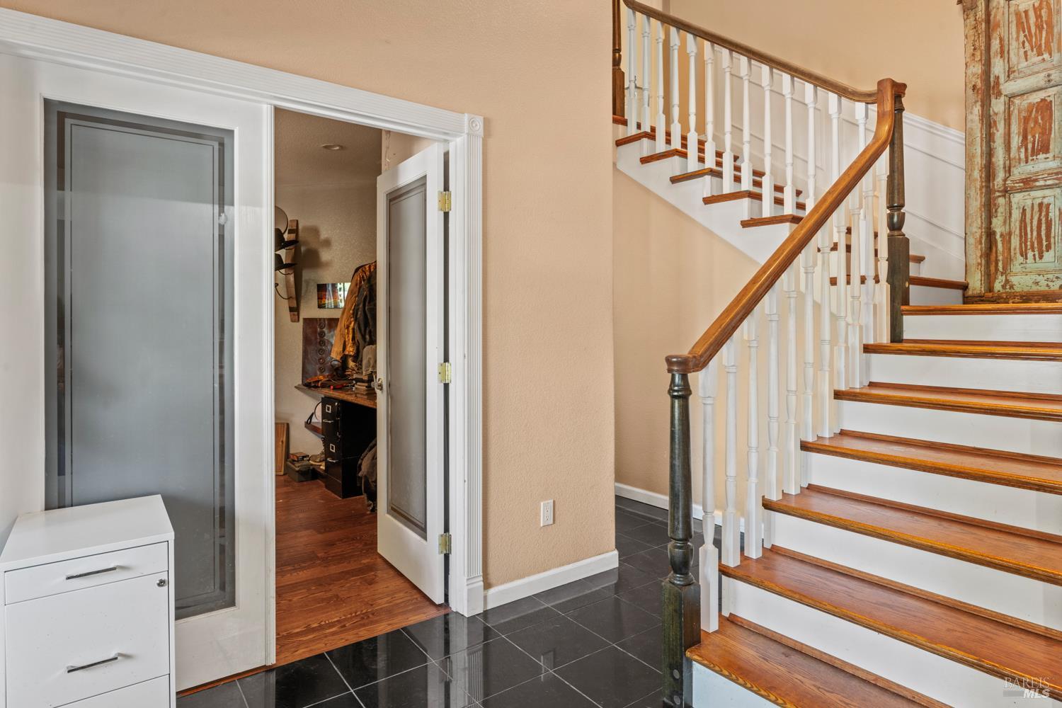 Detail Gallery Image 3 of 35 For 8621 Uva Dr, Redwood Valley,  CA 95470 - 3 Beds | 3 Baths