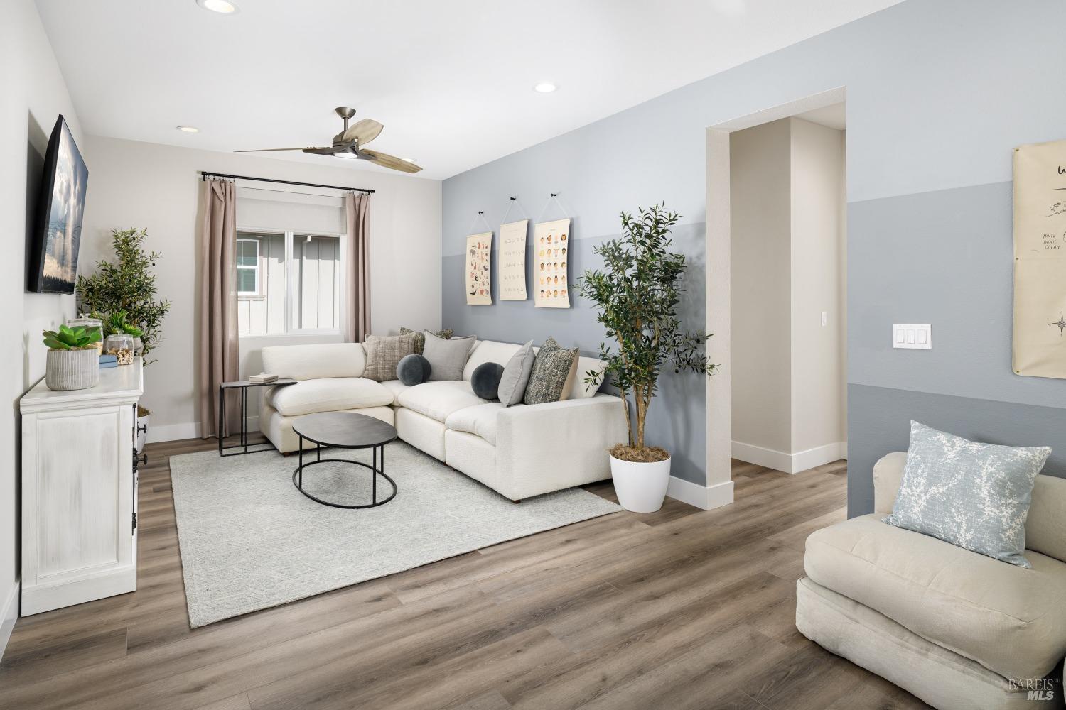 Detail Gallery Image 5 of 6 For 1544 Claritin St, Santa Rosa,  CA 95403 - 3 Beds | 2/1 Baths