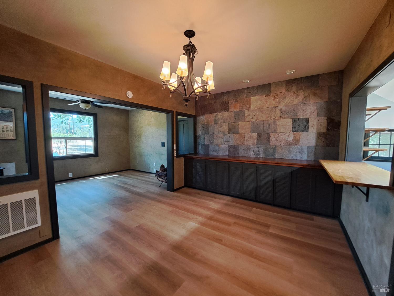 Detail Gallery Image 17 of 41 For 1705 Wooden Valley Rd, Napa,  CA 94558 - 1 Beds | 1 Baths