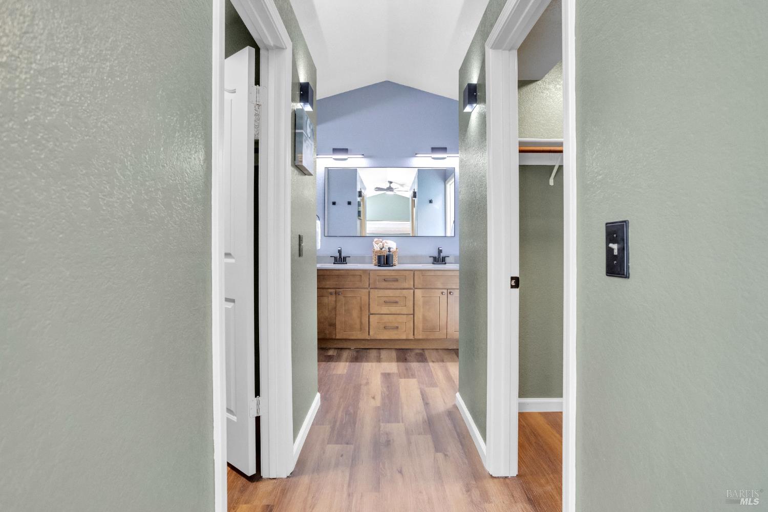 Detail Gallery Image 31 of 35 For 1042 Armsby Way, Suisun City,  CA 94585 - 3 Beds | 2/1 Baths