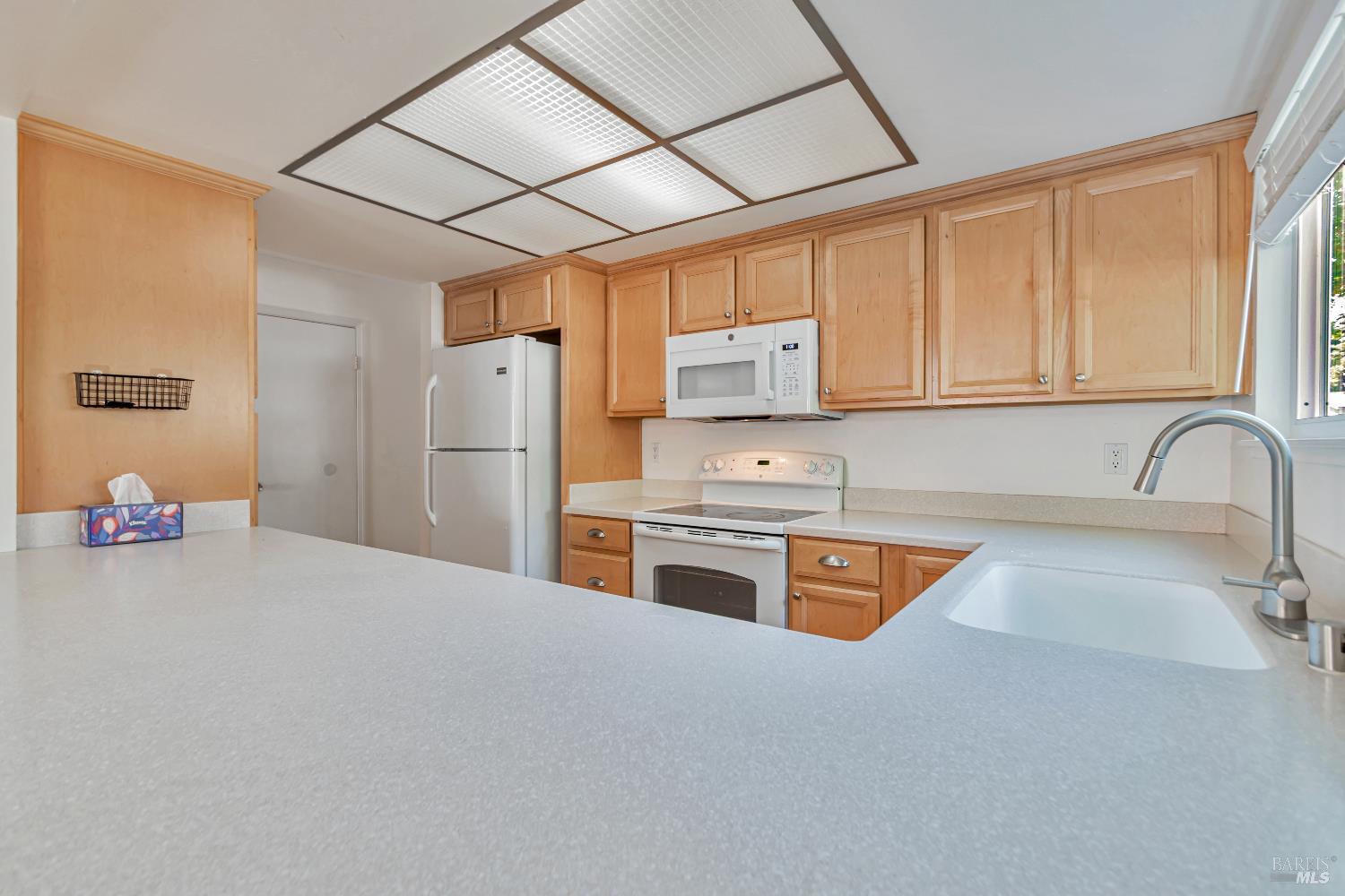 Detail Gallery Image 14 of 30 For 5016 Country Club Dr, Rohnert Park,  CA 94928 - 2 Beds | 1/1 Baths