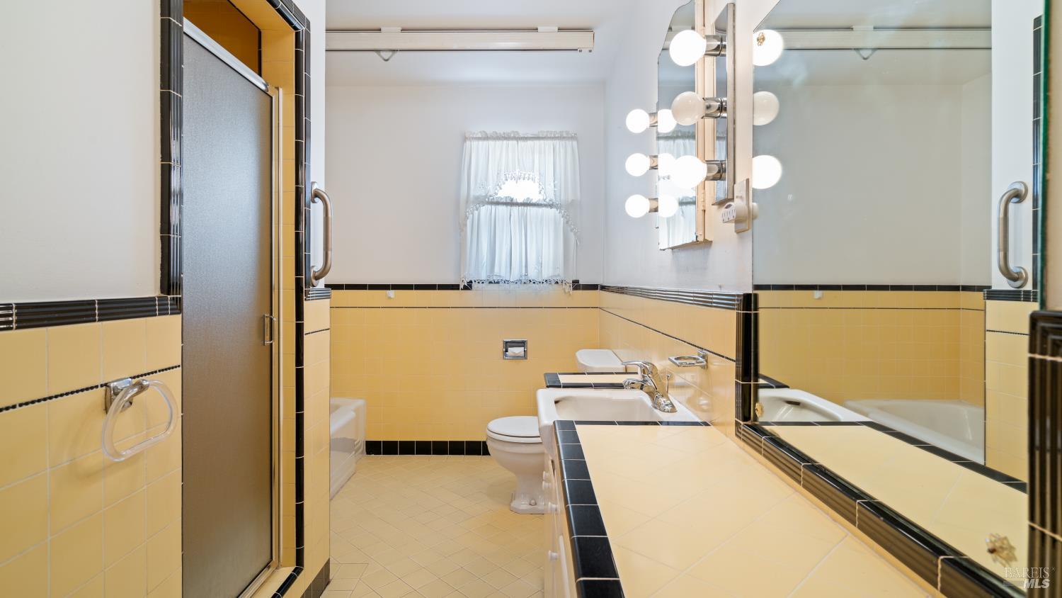 Detail Gallery Image 15 of 31 For 114 Edith St, Petaluma,  CA 94952 - 3 Beds | 2/1 Baths