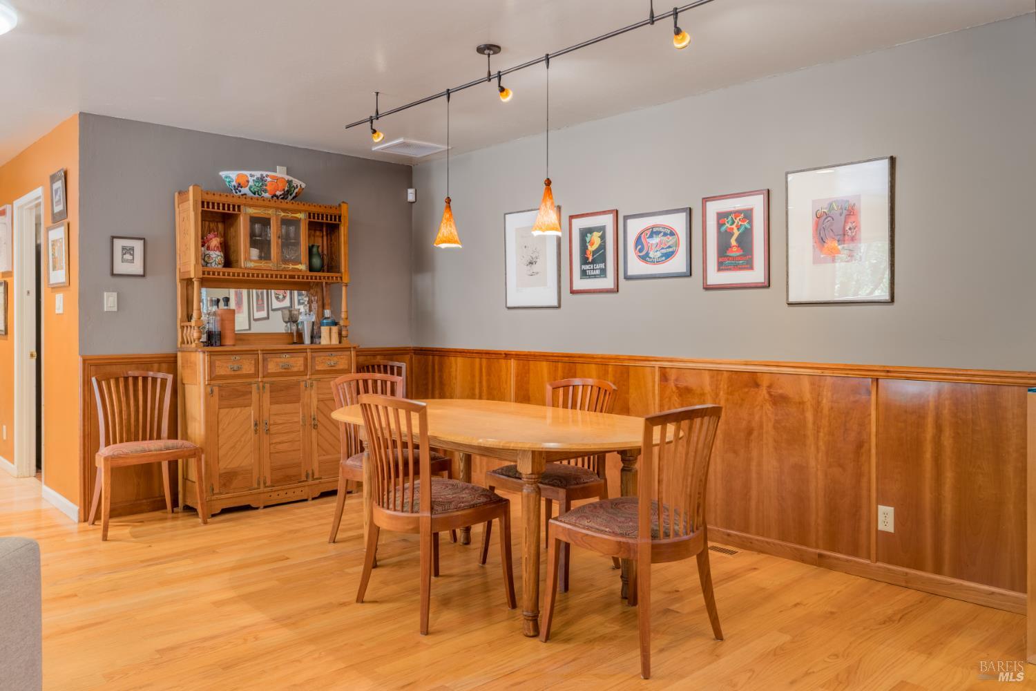 Detail Gallery Image 21 of 64 For 14856 Chalk Hill Rd, Healdsburg,  CA 95448 - 3 Beds | 2/1 Baths