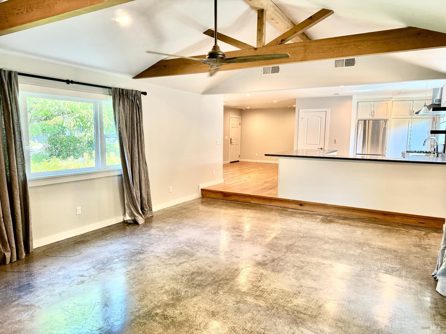 Detail Gallery Image 4 of 13 For 6911 Yount St, Yountville,  CA 94599 - 2 Beds | 1/1 Baths