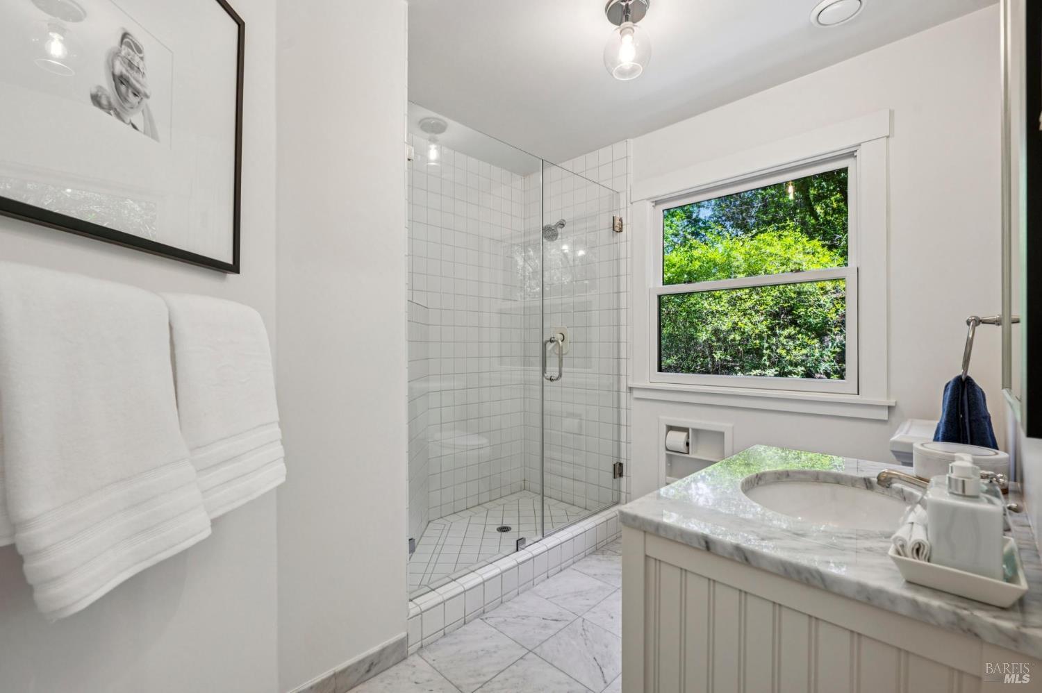 Detail Gallery Image 20 of 30 For 70 Westwood Dr, Kentfield,  CA 94904 - 5 Beds | 4/1 Baths