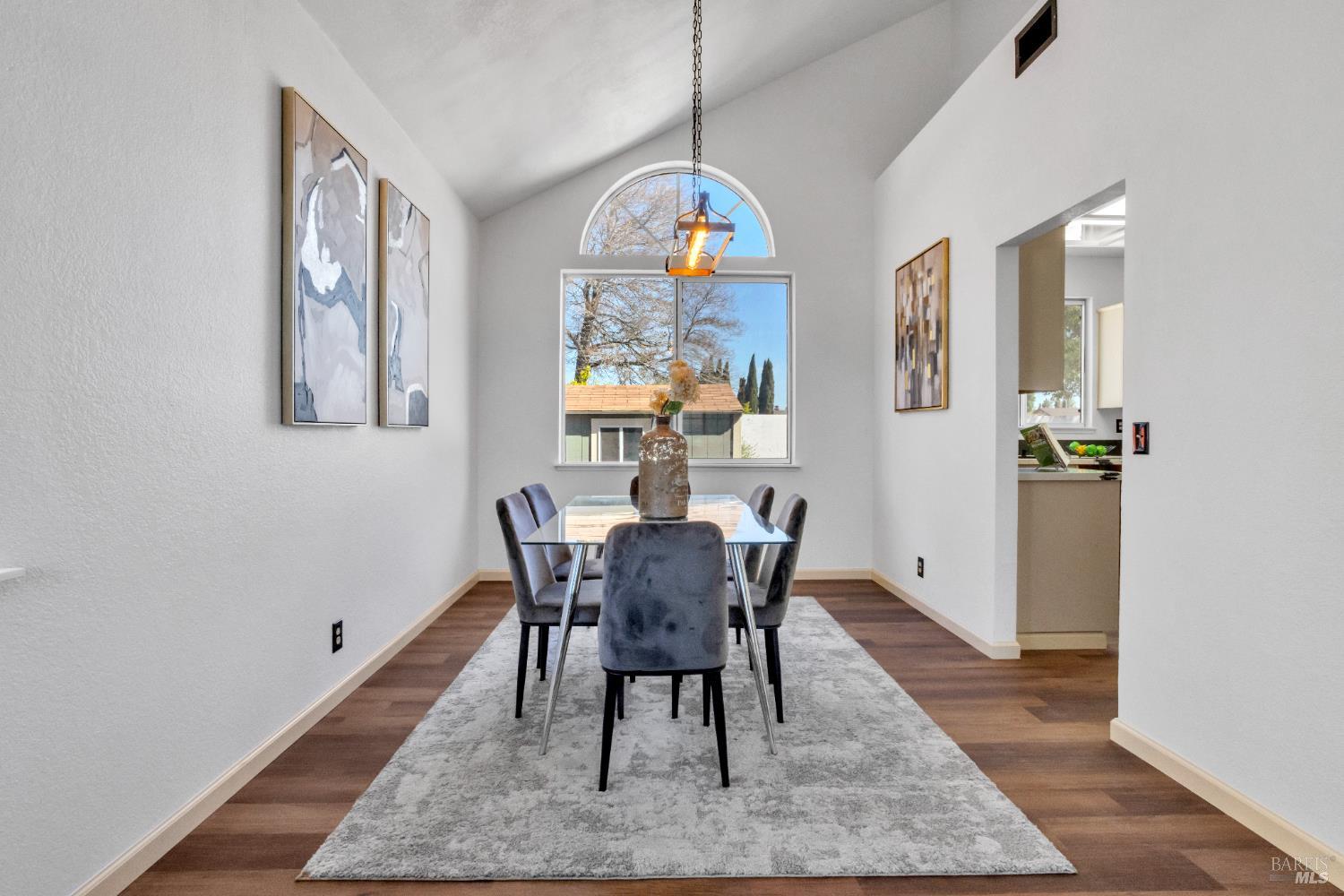 Detail Gallery Image 5 of 35 For 1042 Armsby Way, Suisun City,  CA 94585 - 3 Beds | 2/1 Baths