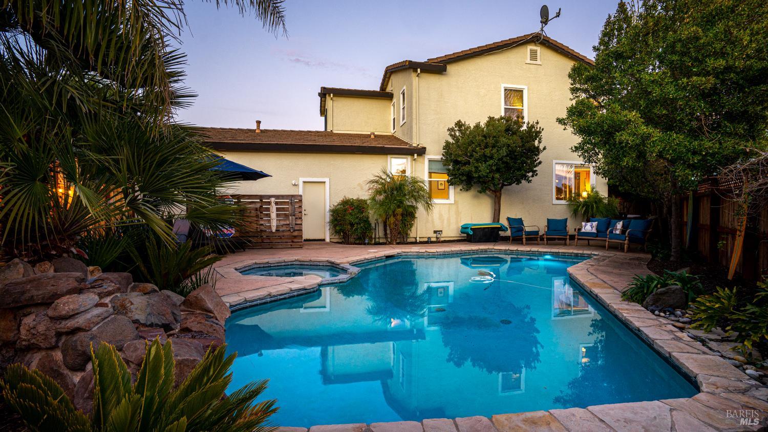 Detail Gallery Image 33 of 43 For 8414 Stomper Dr, Windsor,  CA 95492 - 4 Beds | 3 Baths