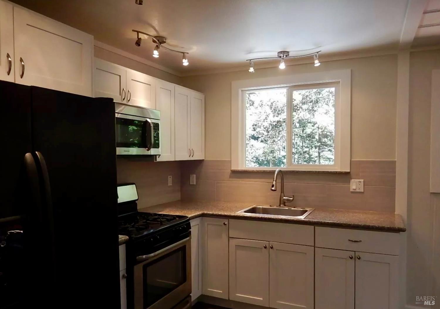Detail Gallery Image 20 of 47 For 17410 Park Ave, Guerneville,  CA 95446 - – Beds | – Baths