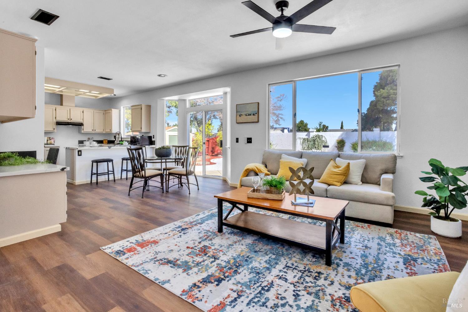 Detail Gallery Image 15 of 35 For 1042 Armsby Way, Suisun City,  CA 94585 - 3 Beds | 2/1 Baths