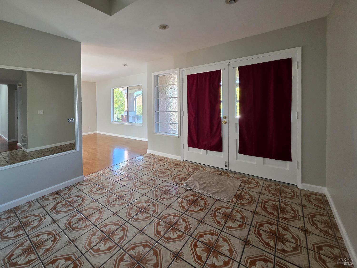Detail Gallery Image 4 of 27 For 1379 Shea Ter, Vallejo,  CA 94591 - 4 Beds | 2/1 Baths