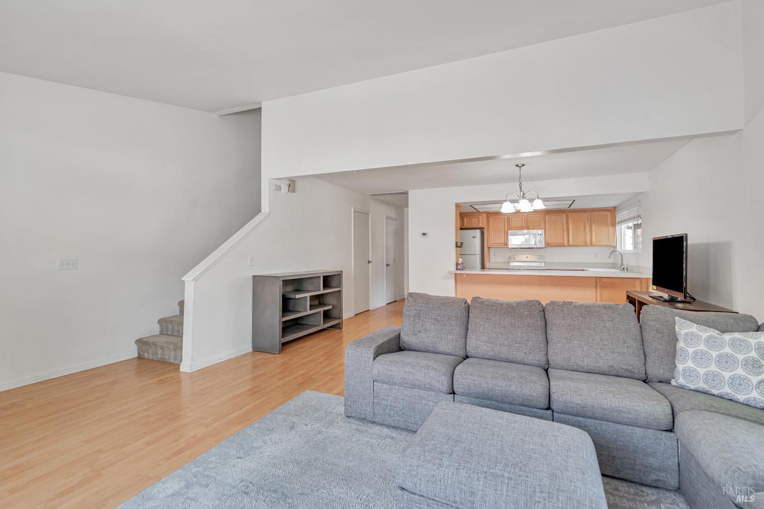 Detail Gallery Image 10 of 30 For 5016 Country Club Dr, Rohnert Park,  CA 94928 - 2 Beds | 1/1 Baths