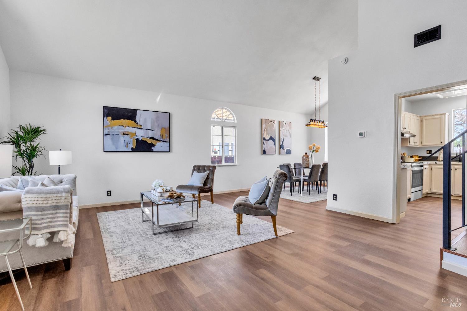 Detail Gallery Image 4 of 35 For 1042 Armsby Way, Suisun City,  CA 94585 - 3 Beds | 2/1 Baths