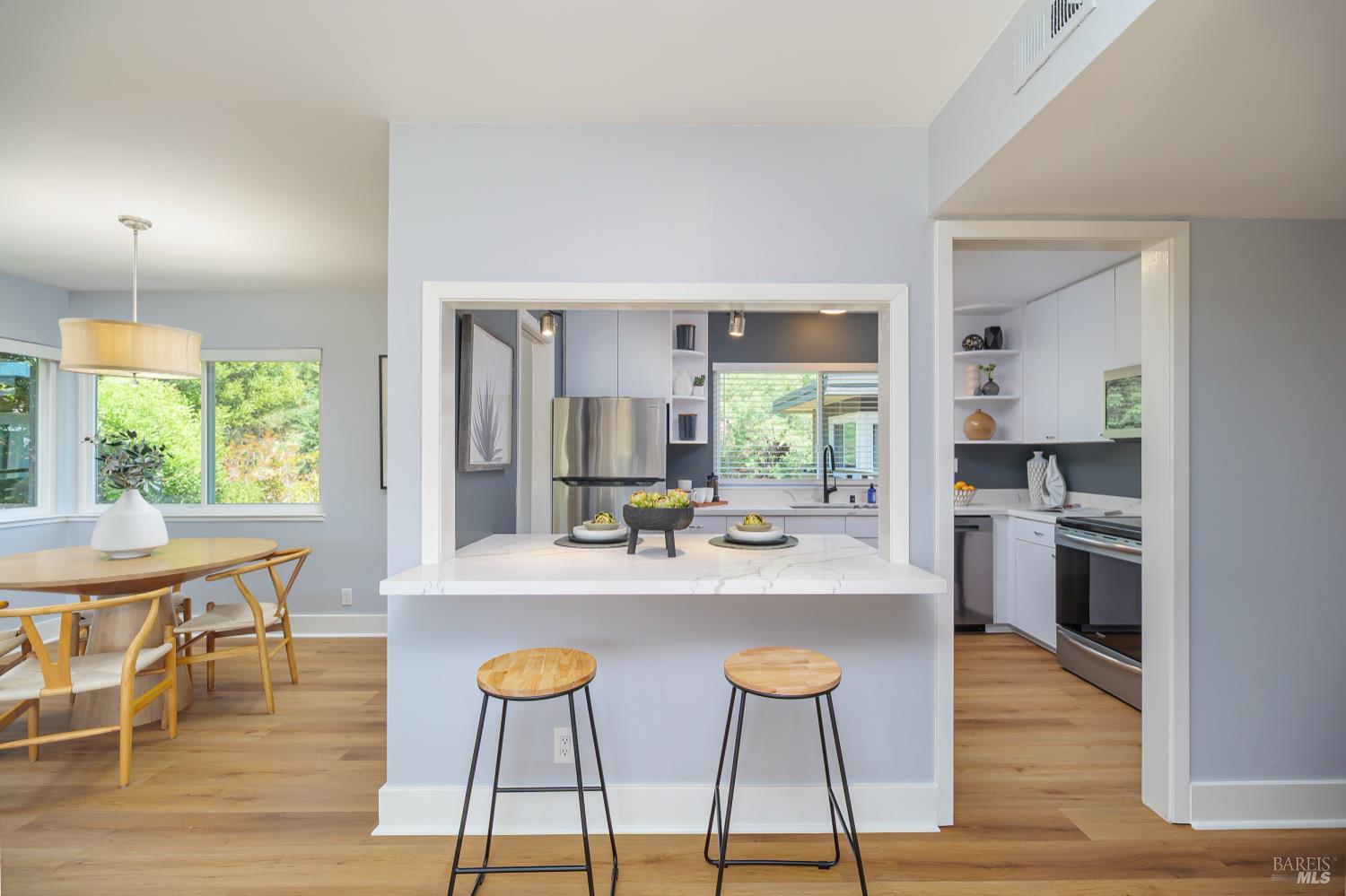 Detail Gallery Image 8 of 38 For 22 Redwood Ave, Corte Madera,  CA 94925 - 3 Beds | 2 Baths