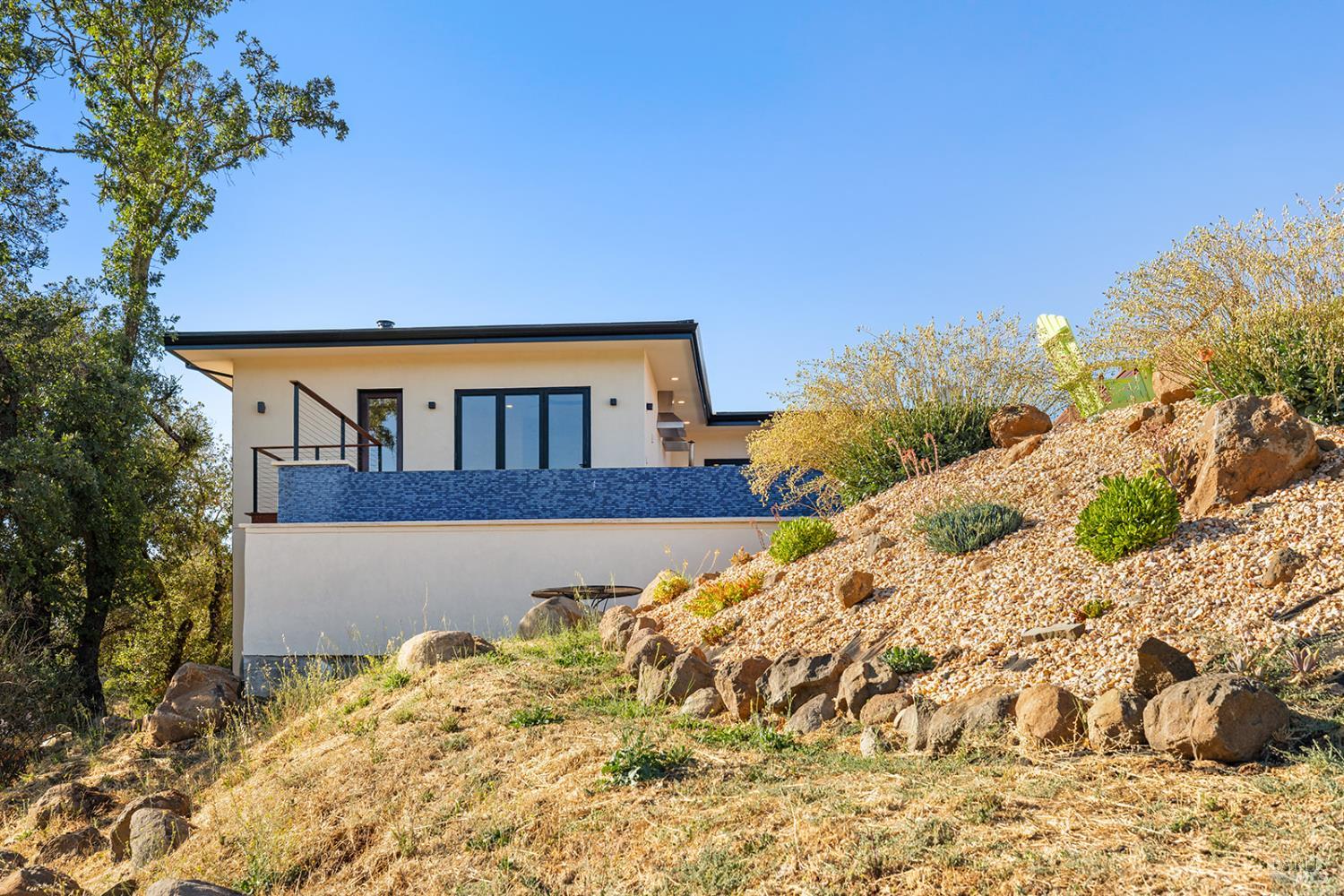 Detail Gallery Image 70 of 93 For 5044 Linda Ln, Santa Rosa,  CA 95404 - 3 Beds | 3/1 Baths