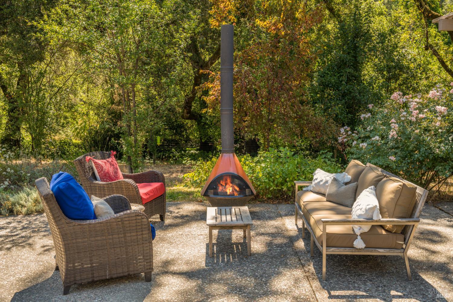 Detail Gallery Image 41 of 64 For 14856 Chalk Hill Rd, Healdsburg,  CA 95448 - 3 Beds | 2/1 Baths