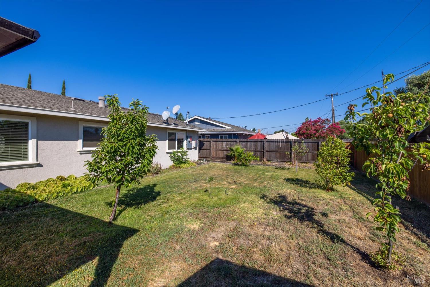 Detail Gallery Image 27 of 33 For 178 Mckinley Cir, Vacaville,  CA 95687 - 2 Beds | 2 Baths