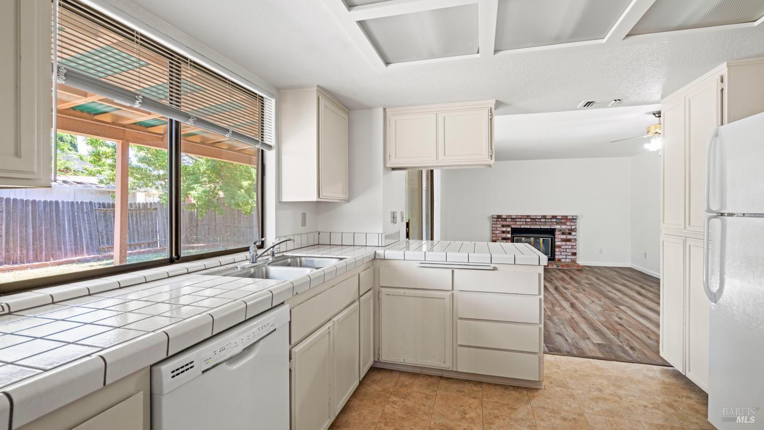 Detail Gallery Image 10 of 39 For 231 Park Ln, Vacaville,  CA 95687 - 3 Beds | 2/1 Baths
