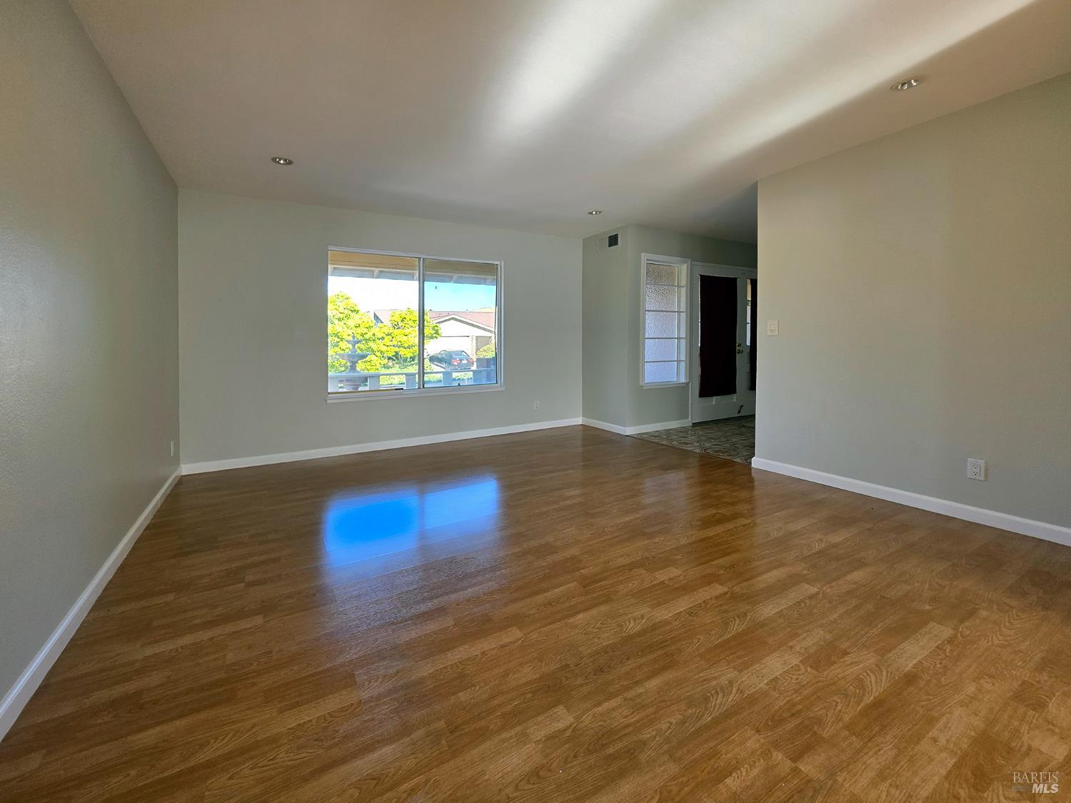 Detail Gallery Image 5 of 27 For 1379 Shea Ter, Vallejo,  CA 94591 - 4 Beds | 2/1 Baths