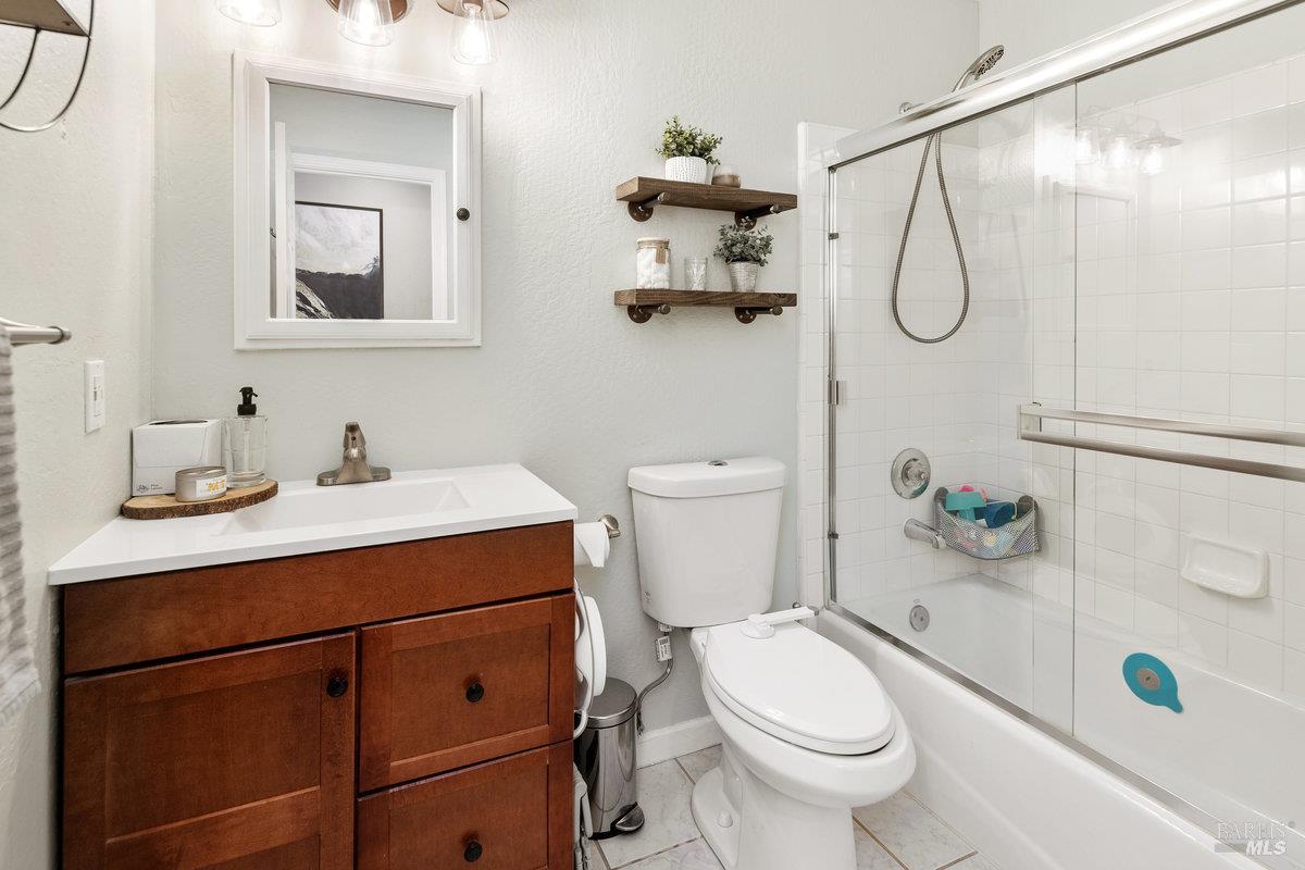 Detail Gallery Image 17 of 32 For 10 Margory Ct, Novato,  CA 94947 - 3 Beds | 2 Baths