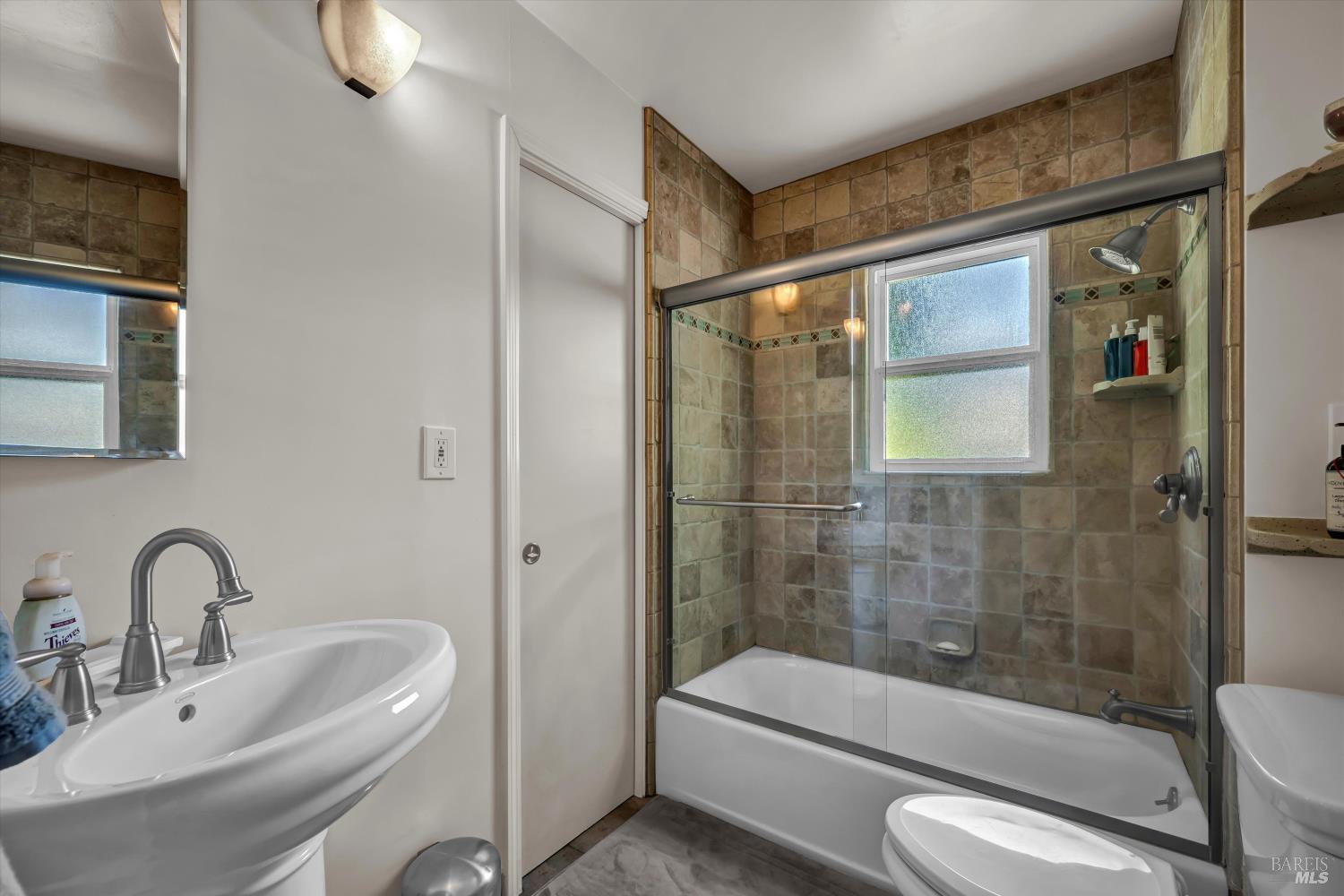 Detail Gallery Image 14 of 63 For 1015 Shetler Ave, Napa,  CA 94559 - 3 Beds | 2/1 Baths