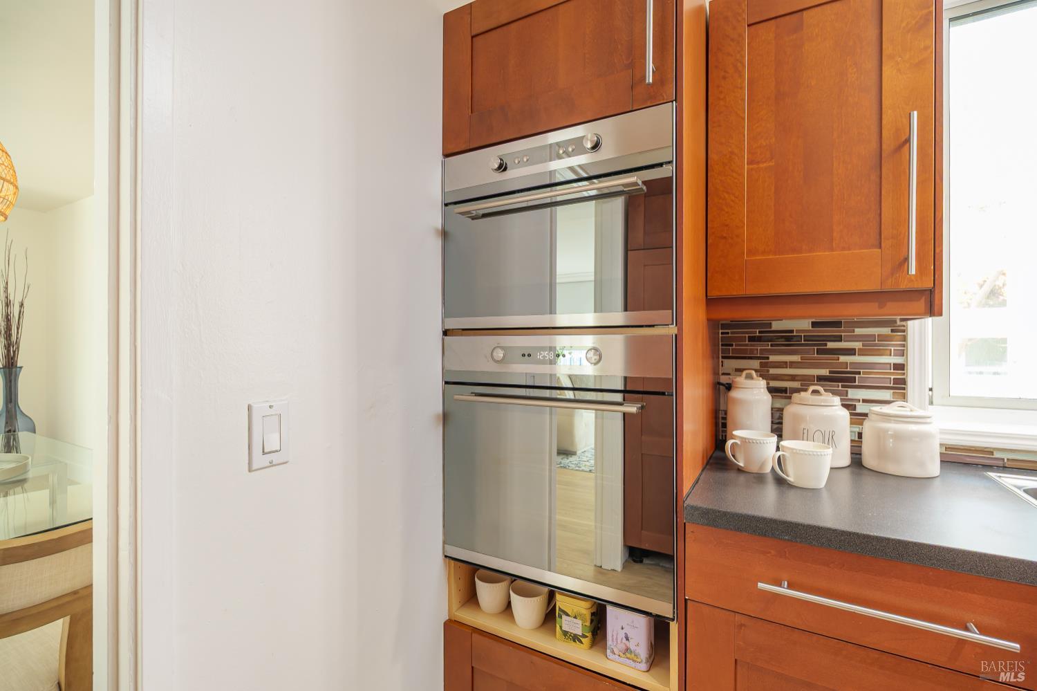 Detail Gallery Image 9 of 29 For 4221 Shelter Bay Ave, Mill Valley,  CA 94941 - 2 Beds | 2 Baths