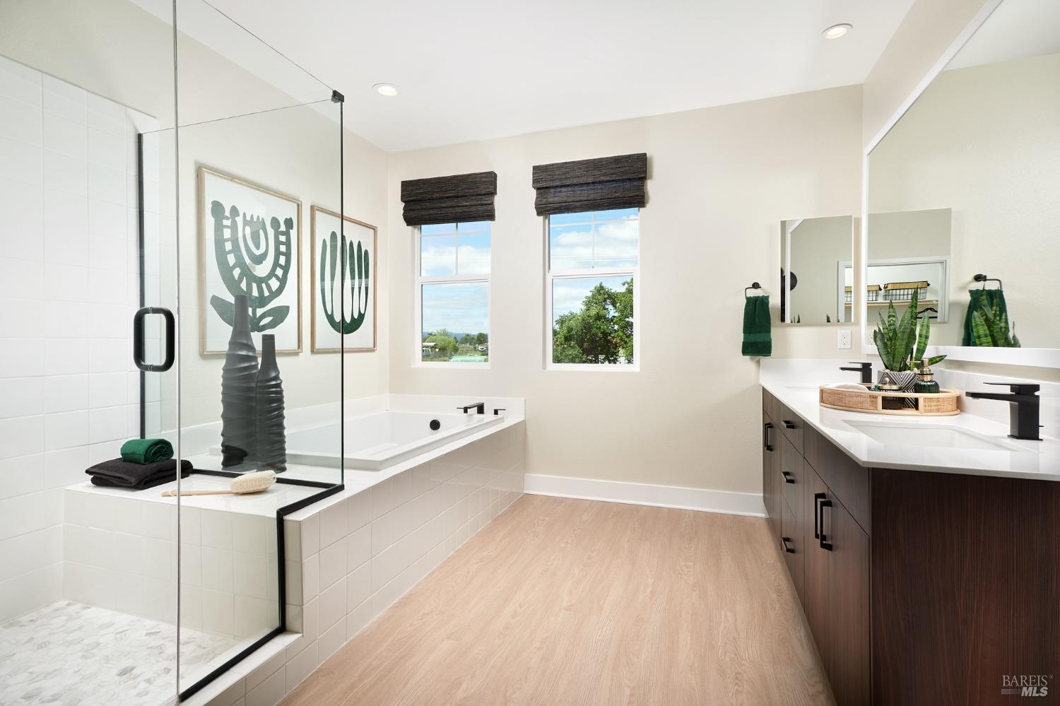 Detail Gallery Image 5 of 5 For 2725 Amora Cir, Santa Rosa,  CA 95407 - 4 Beds | 3 Baths