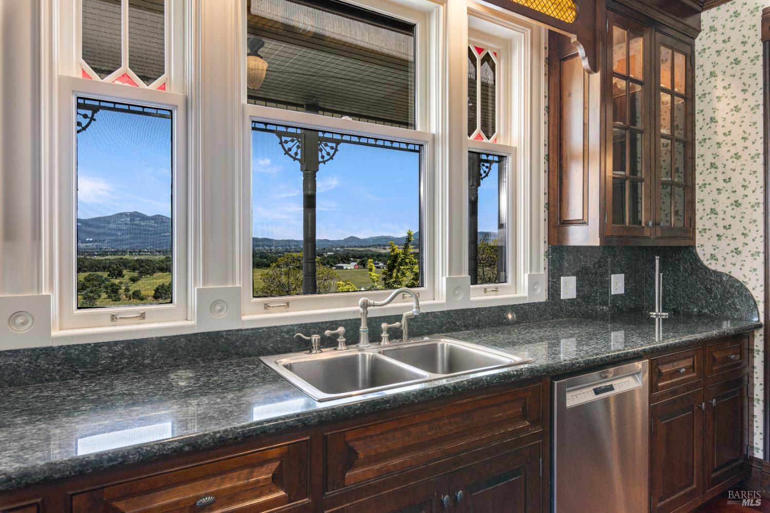 Detail Gallery Image 20 of 87 For 5605 George Rd, Lakeport,  CA 95453 - 4 Beds | 5/3 Baths
