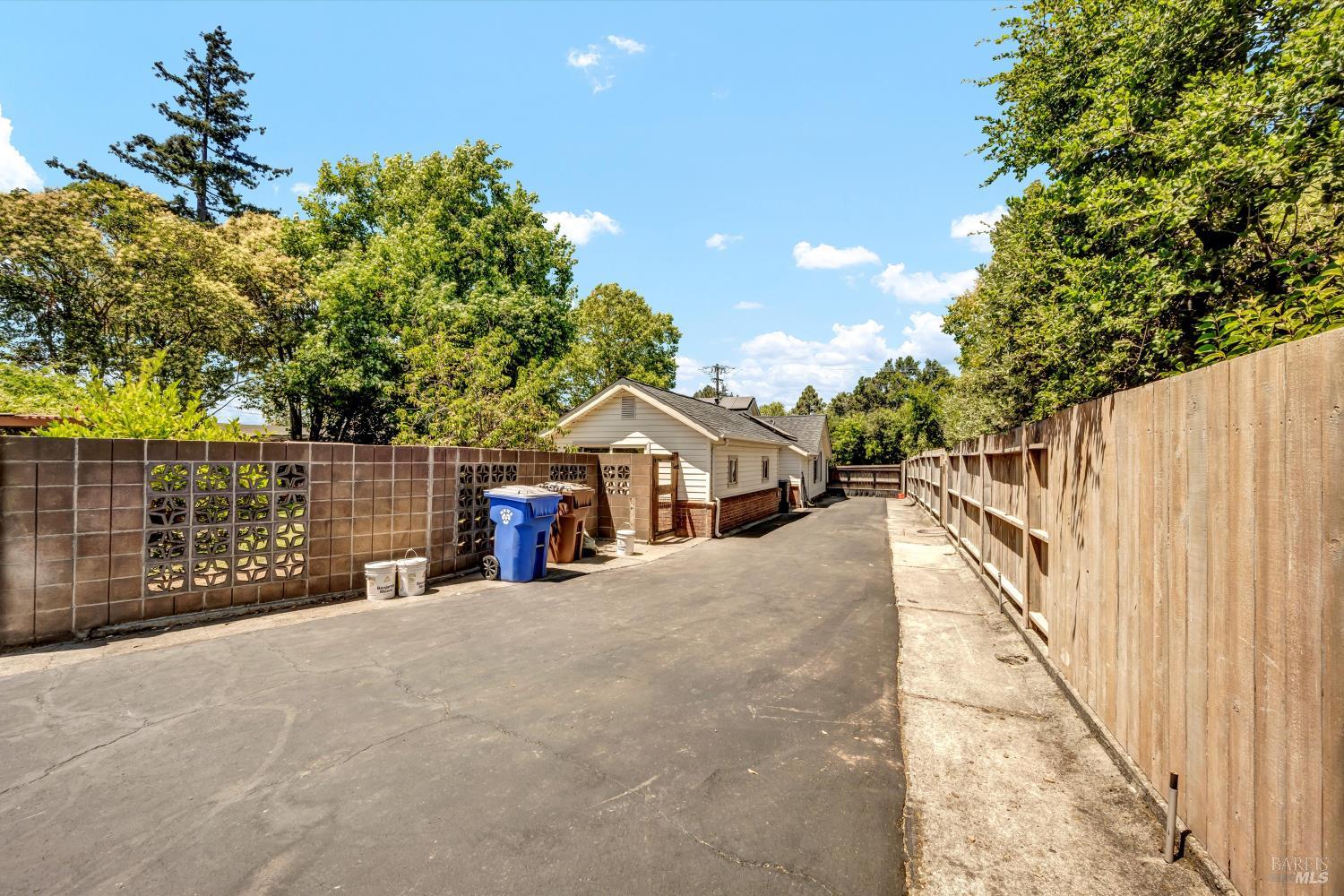 Detail Gallery Image 27 of 63 For 1015 Shetler Ave, Napa,  CA 94559 - 3 Beds | 2/1 Baths