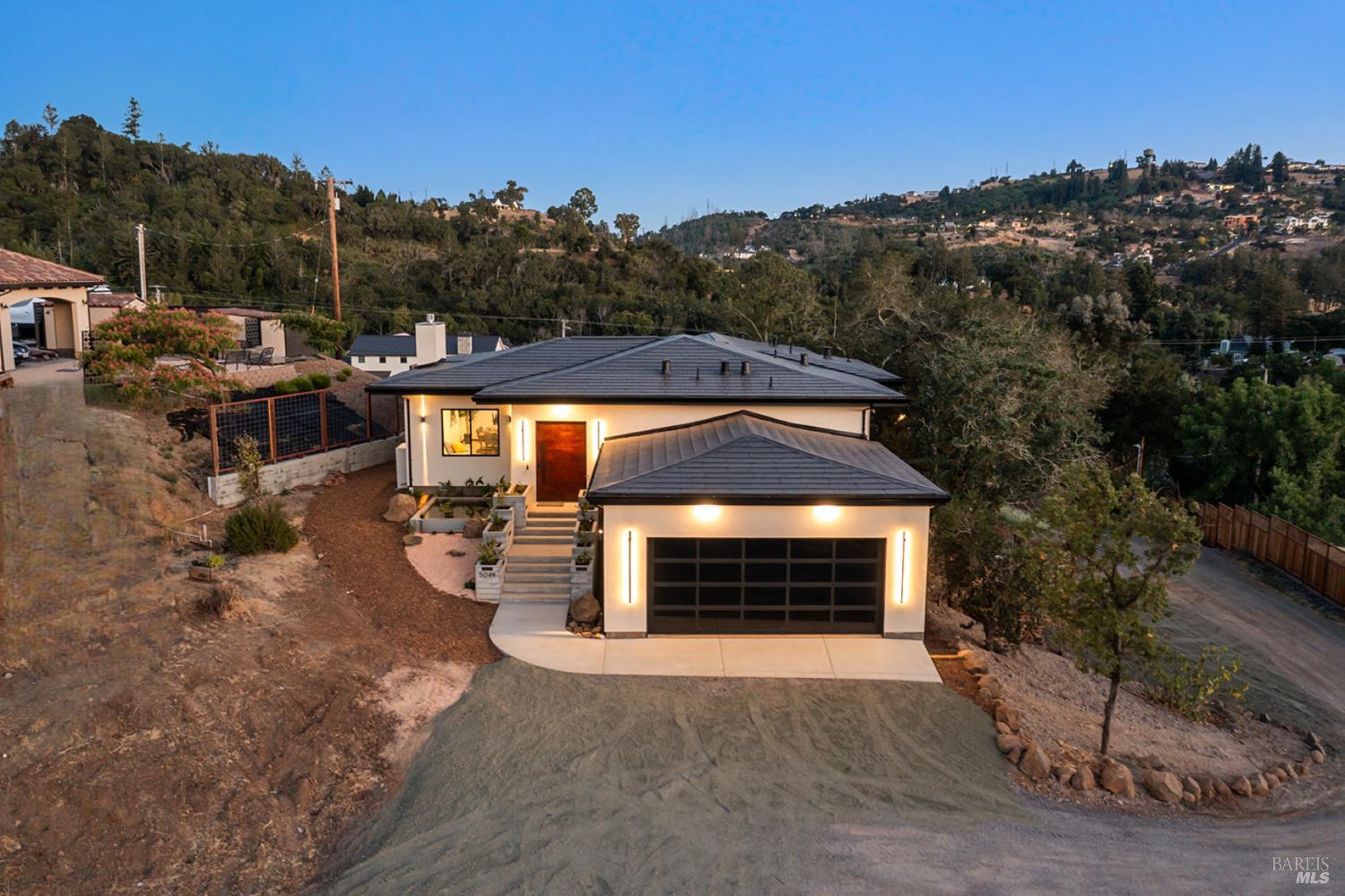 Detail Gallery Image 13 of 93 For 5044 Linda Ln, Santa Rosa,  CA 95404 - 3 Beds | 3/1 Baths