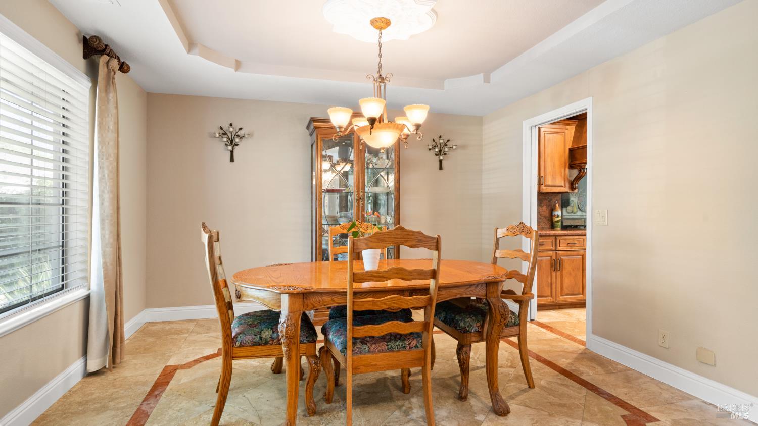 Detail Gallery Image 14 of 66 For 173 San Jose Ct, Vacaville,  CA 95688 - 4 Beds | 2 Baths