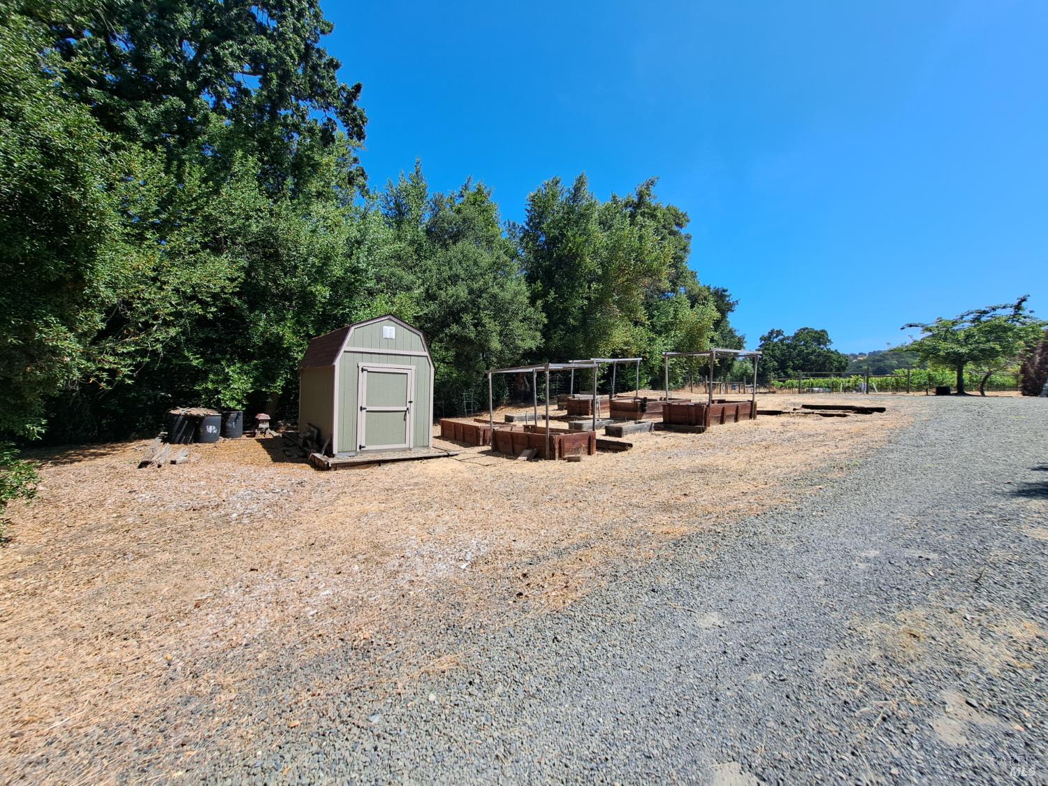 Detail Gallery Image 3 of 41 For 1705 Wooden Valley Rd, Napa,  CA 94558 - 1 Beds | 1 Baths
