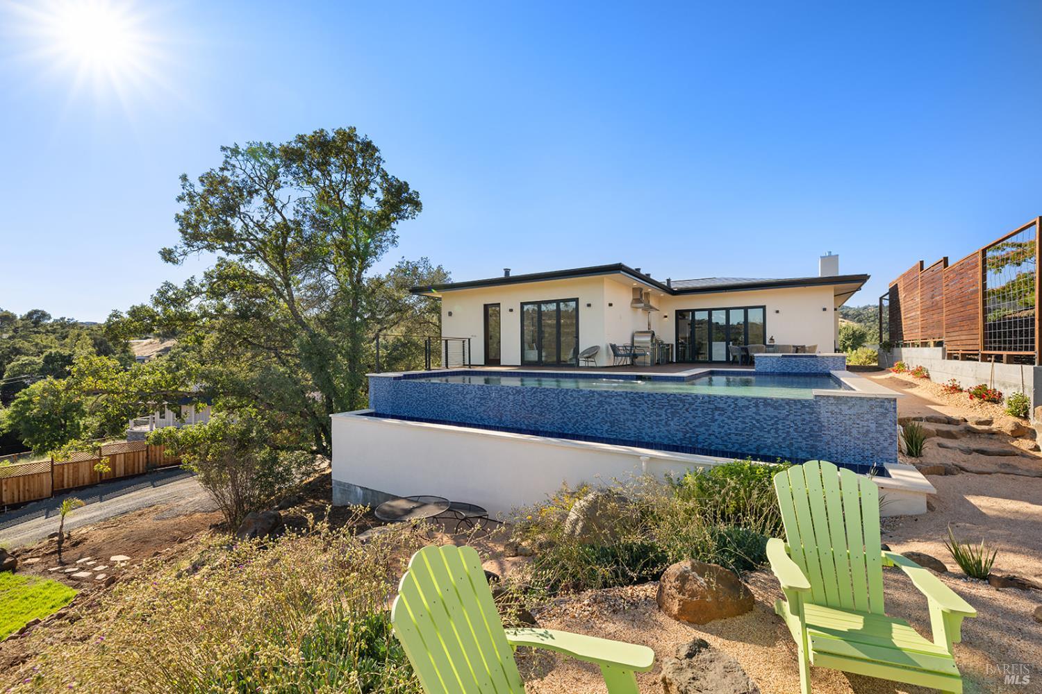 Detail Gallery Image 68 of 93 For 5044 Linda Ln, Santa Rosa,  CA 95404 - 3 Beds | 3/1 Baths