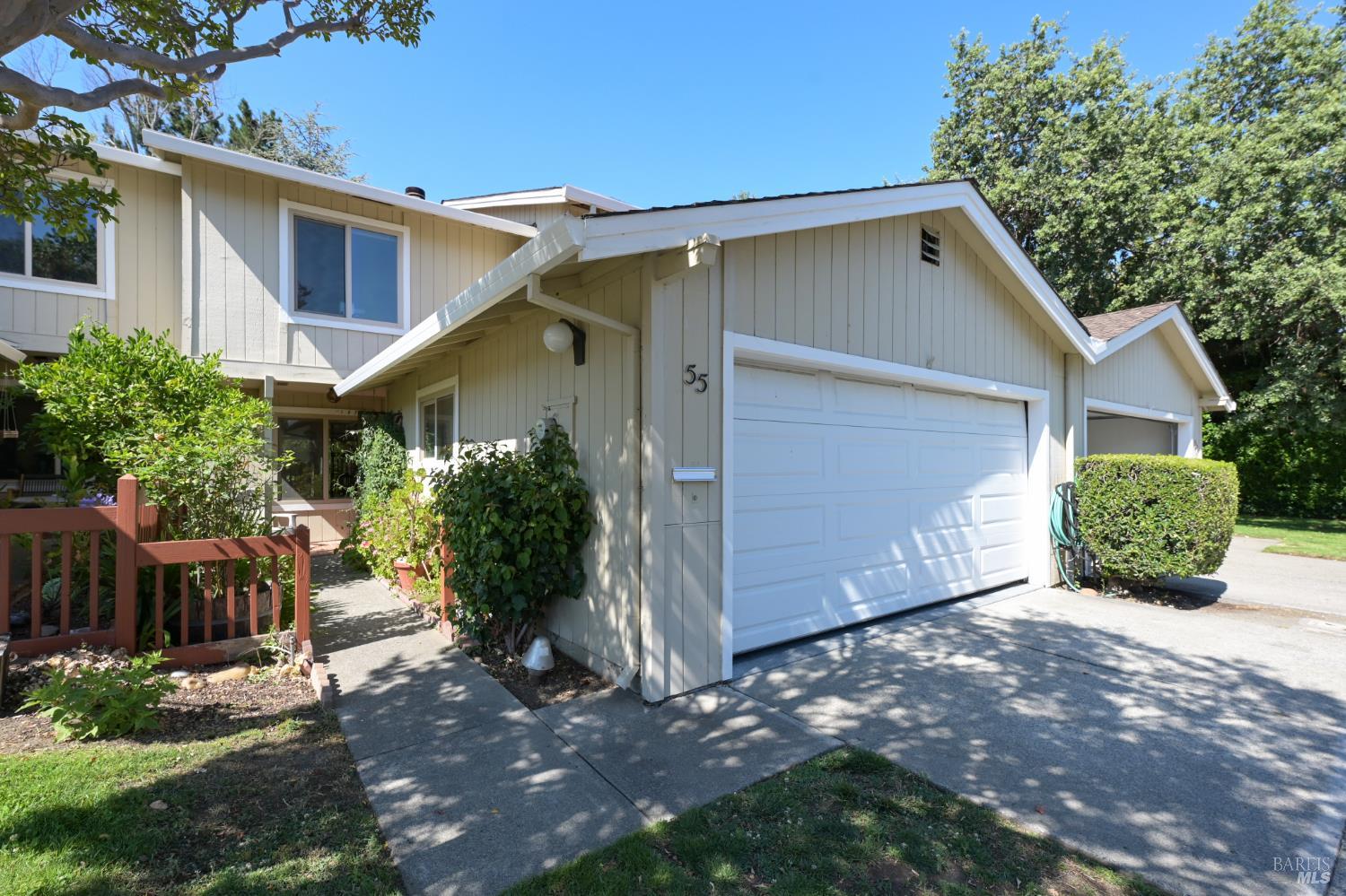 Detail Gallery Image 2 of 32 For 55 Salvatore Dr, Novato,  CA 94949 - 3 Beds | 2/1 Baths