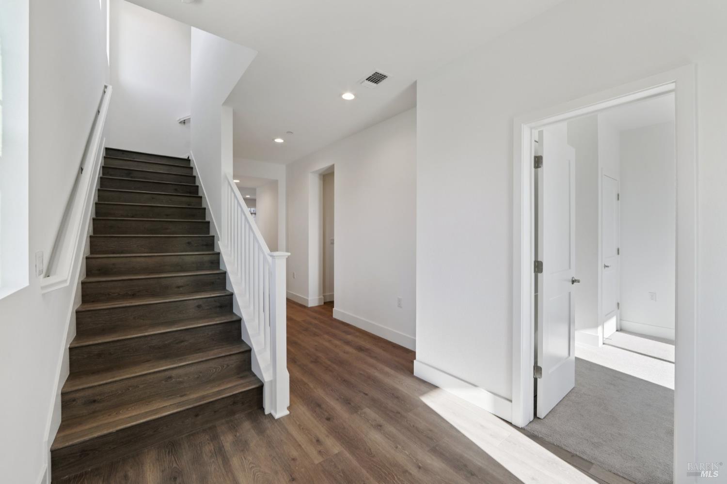 Detail Gallery Image 15 of 40 For 1576 Claritin St, Santa Rosa,  CA 95403 - 4 Beds | 4 Baths