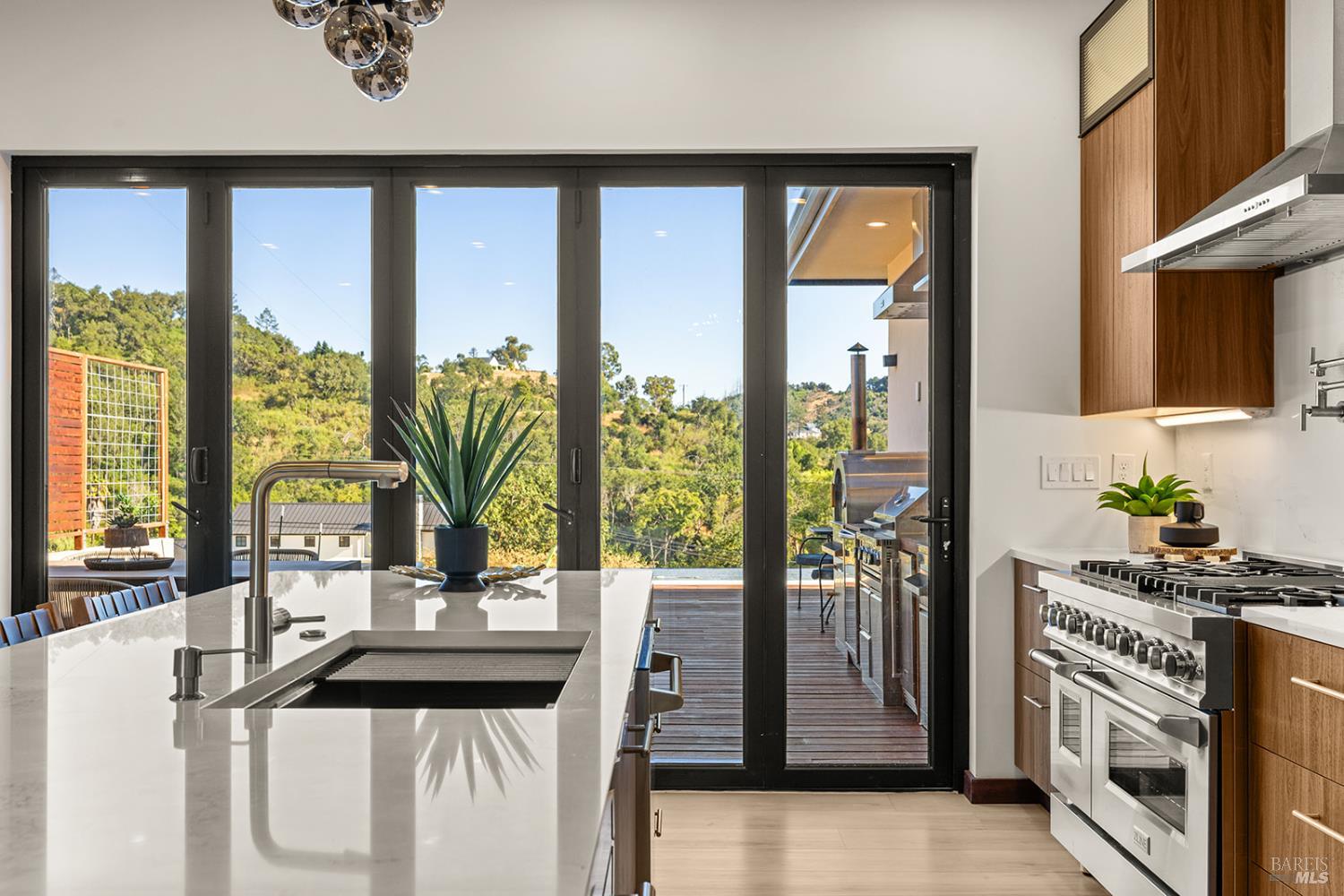 Detail Gallery Image 30 of 93 For 5044 Linda Ln, Santa Rosa,  CA 95404 - 3 Beds | 3/1 Baths