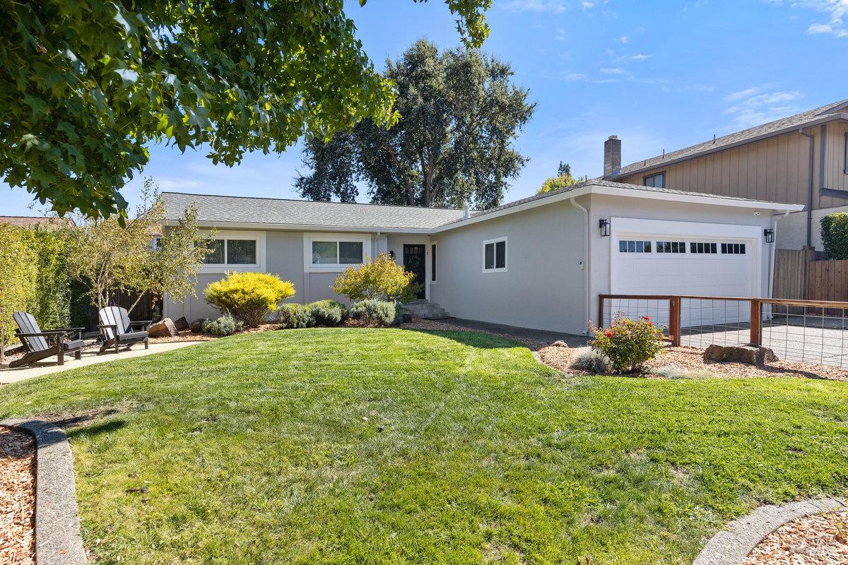 Detail Gallery Image 1 of 32 For 10 Margory Ct, Novato,  CA 94947 - 3 Beds | 2 Baths