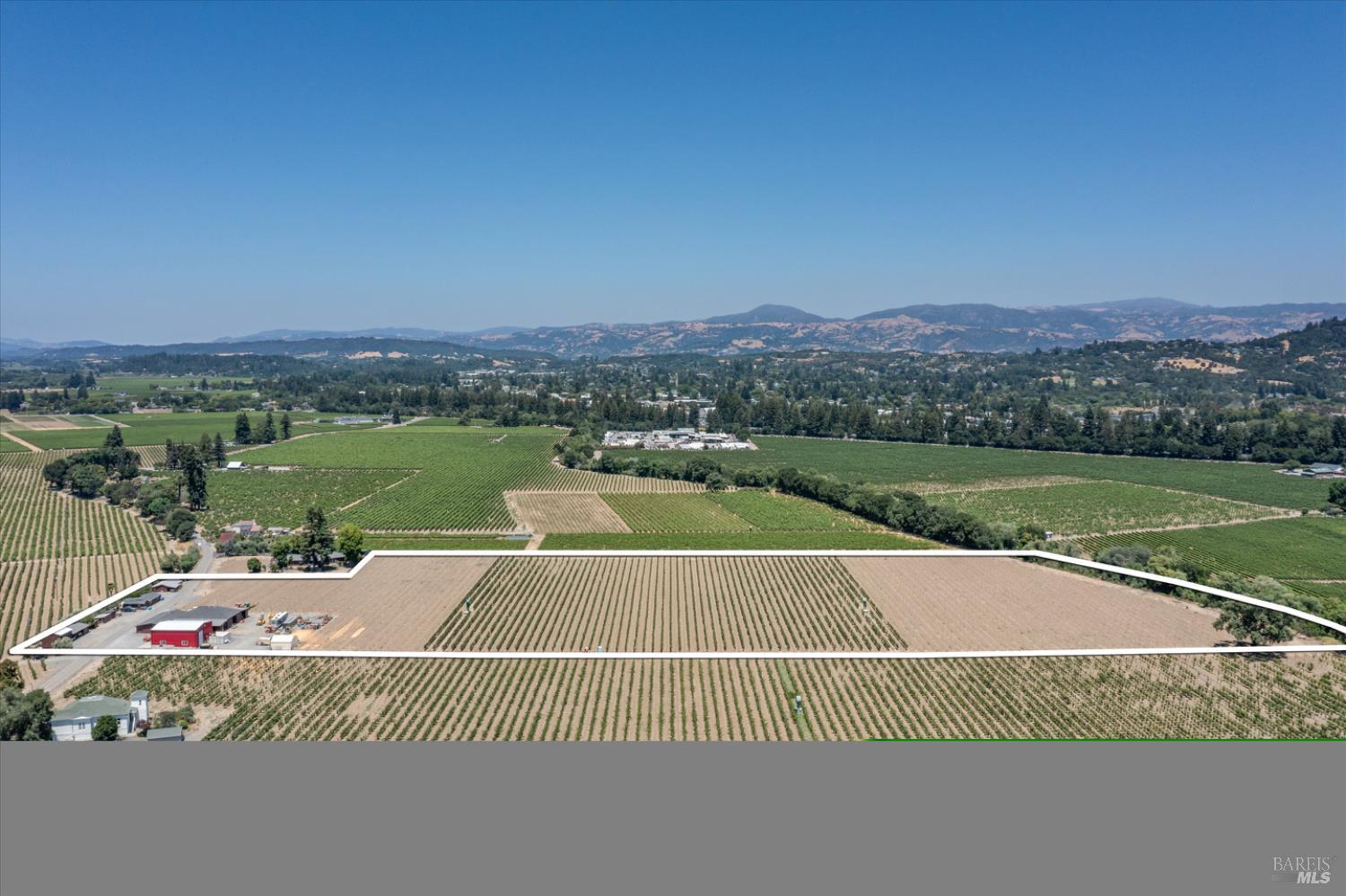 Detail Gallery Image 6 of 37 For 1558 Magnolia Dr, Healdsburg,  CA 95448 - 3 Beds | 2/1 Baths