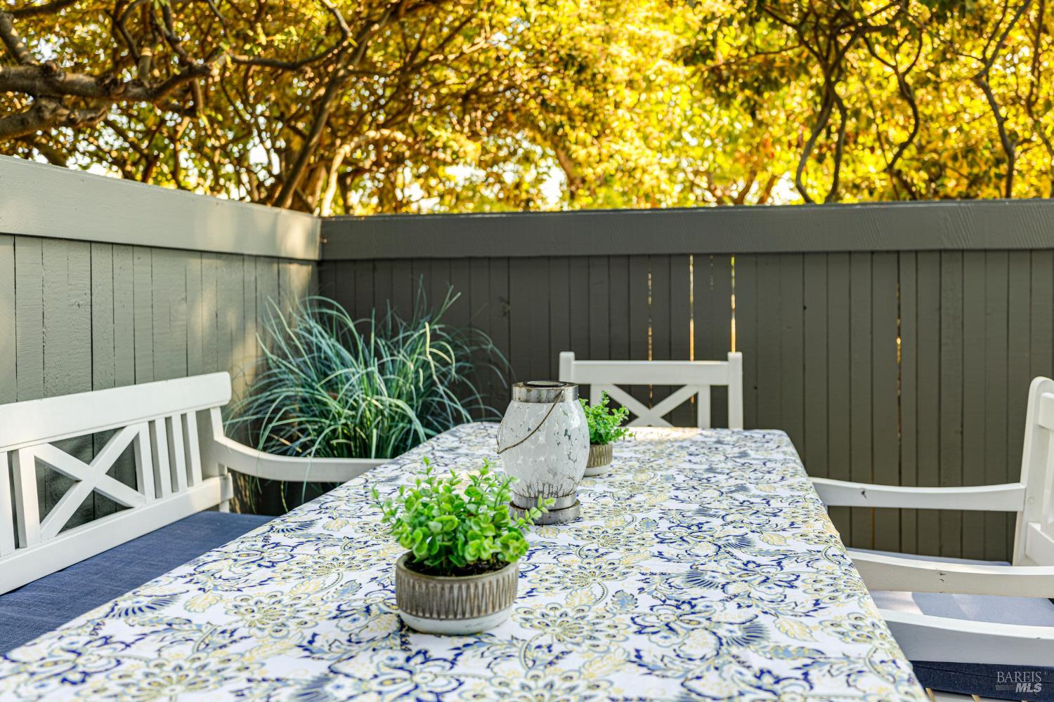 Detail Gallery Image 22 of 34 For 62 Cypress Pl, Sausalito,  CA 94965 - 2 Beds | 2 Baths