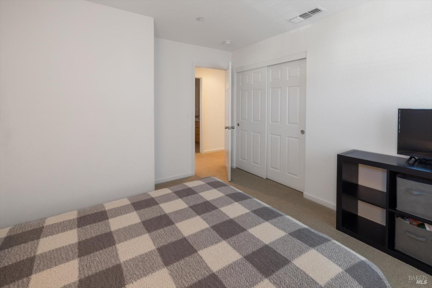 Detail Gallery Image 24 of 63 For 5294 Gramercy Cir, Fairfield,  CA 94533 - 5 Beds | 3/1 Baths
