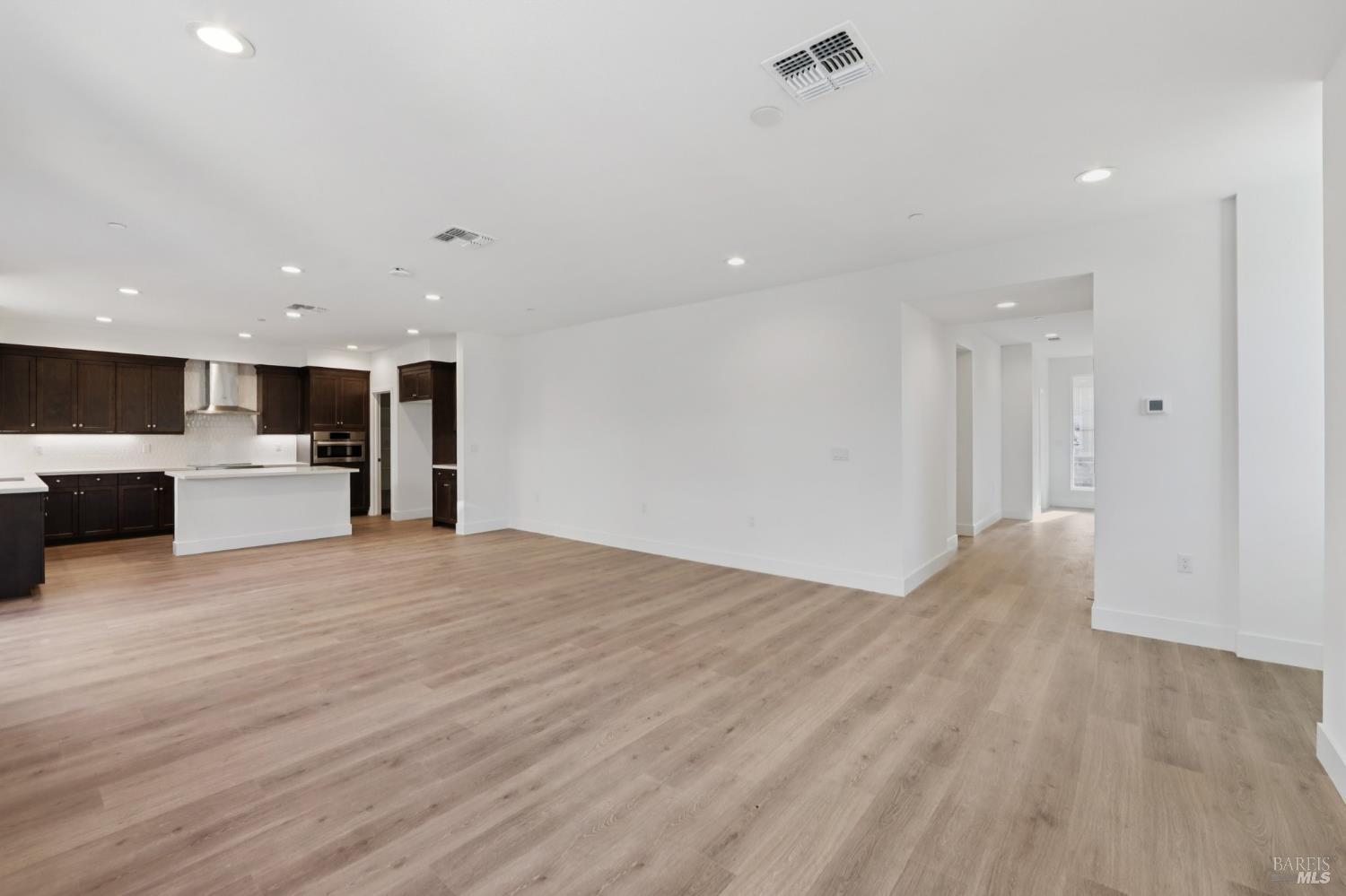 Detail Gallery Image 8 of 40 For 1576 Claritin St, Santa Rosa,  CA 95403 - 4 Beds | 4 Baths