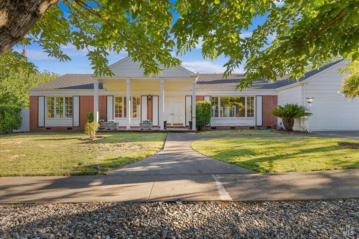 Detail Gallery Image 2 of 55 For 1819 Cedar St, Calistoga,  CA 94515 - 3 Beds | 2/1 Baths