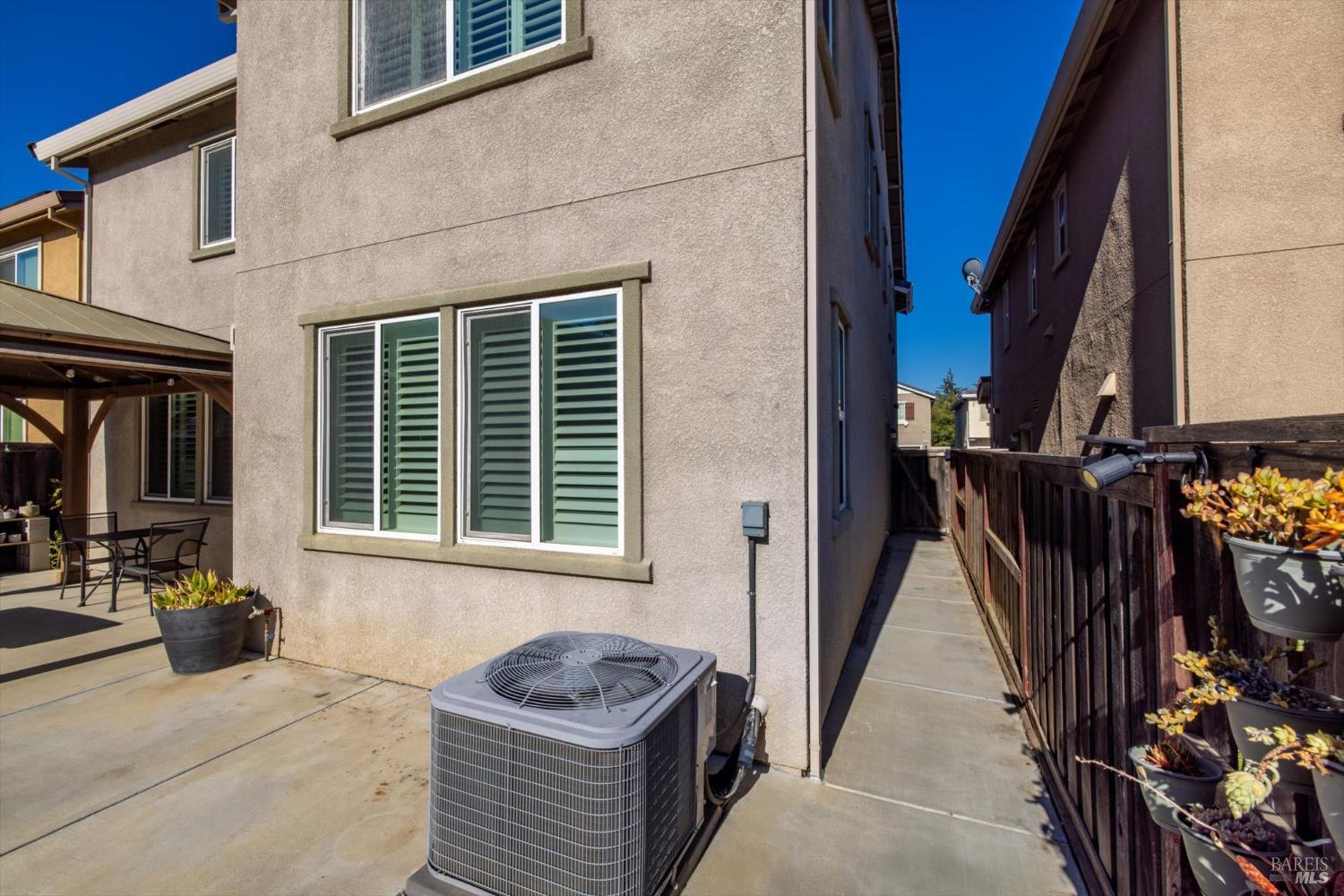Detail Gallery Image 50 of 63 For 5294 Gramercy Cir, Fairfield,  CA 94533 - 5 Beds | 3/1 Baths