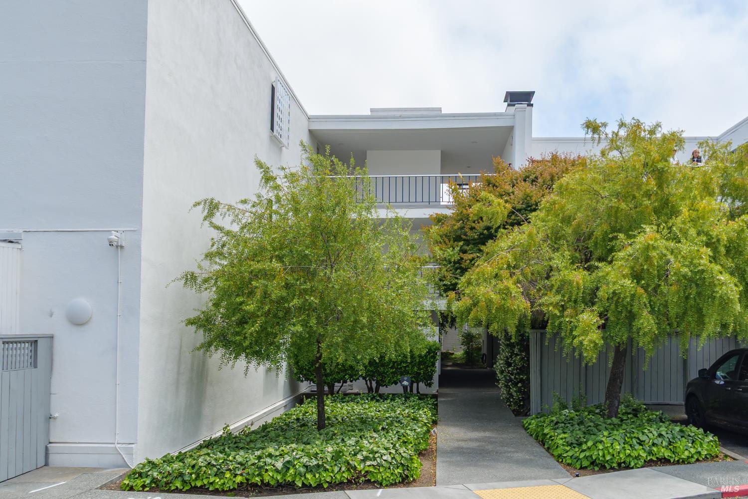 Detail Gallery Image 20 of 29 For 4221 Shelter Bay Ave, Mill Valley,  CA 94941 - 2 Beds | 2 Baths