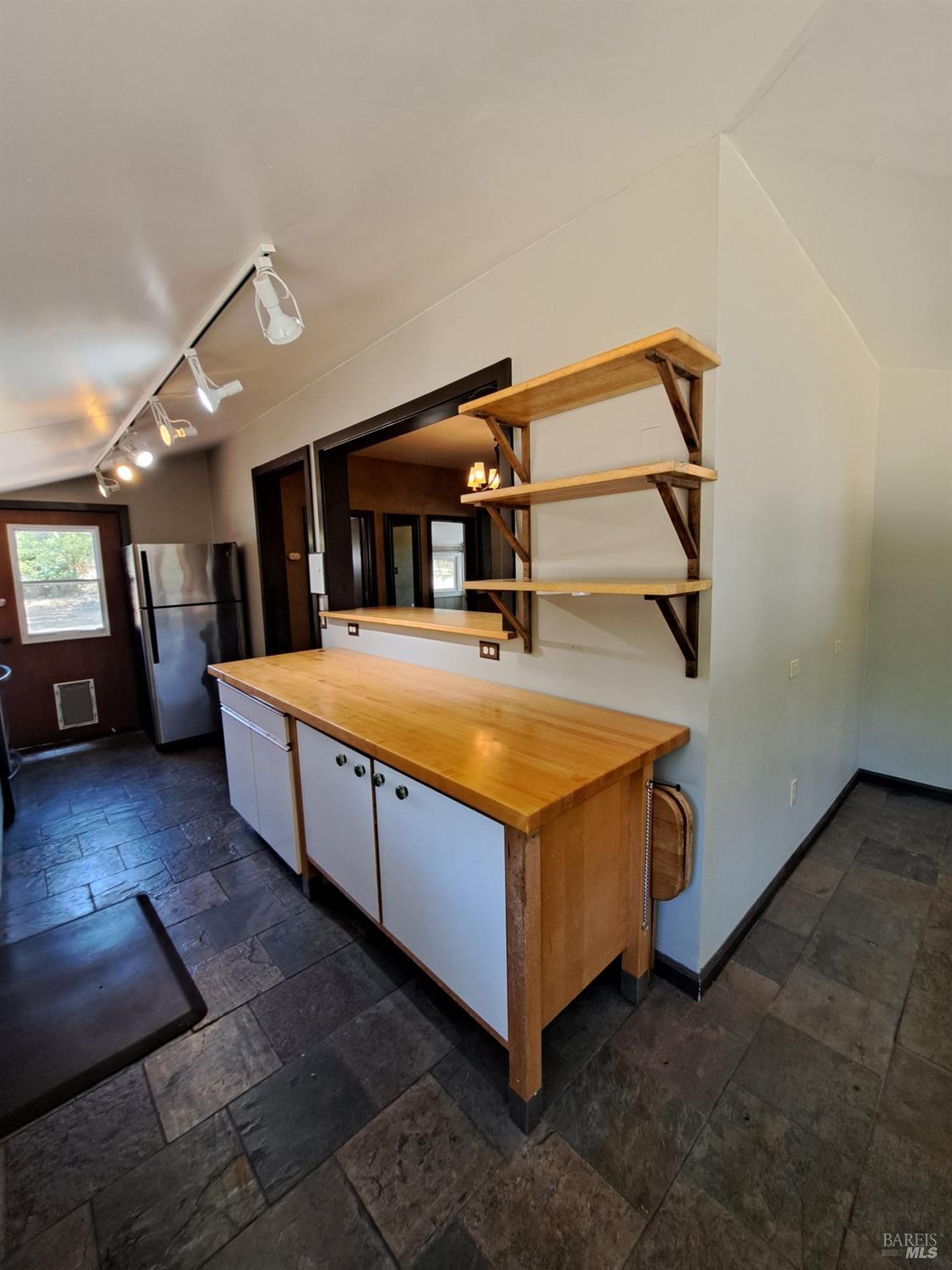 Detail Gallery Image 14 of 41 For 1705 Wooden Valley Rd, Napa,  CA 94558 - 1 Beds | 1 Baths