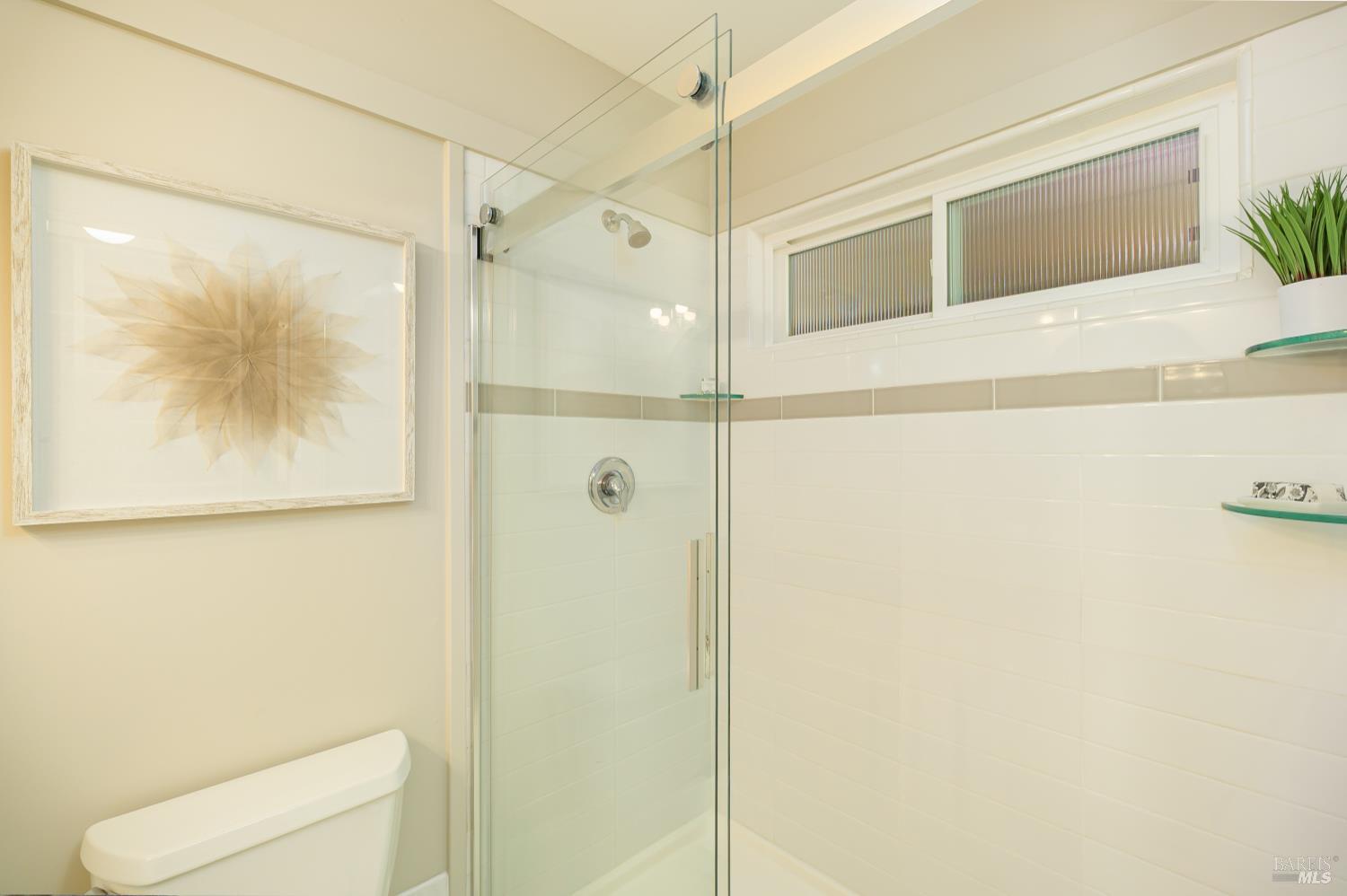 Detail Gallery Image 19 of 38 For 22 Redwood Ave, Corte Madera,  CA 94925 - 3 Beds | 2 Baths